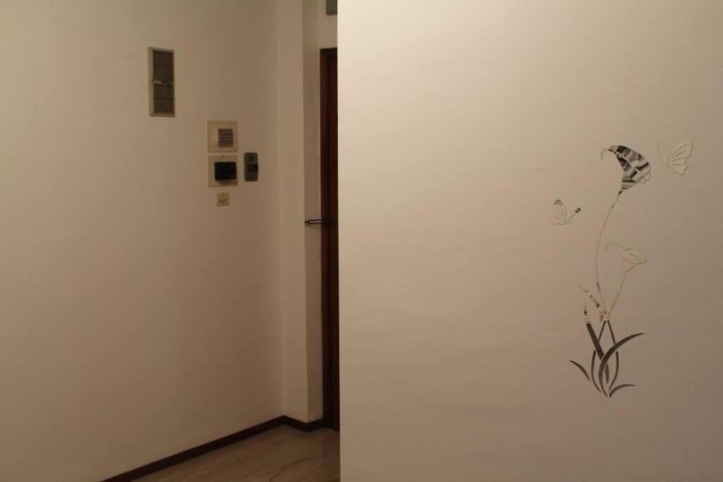 דירות ווגרה Casa Bilocale In Centro Vicino Stazione מראה חיצוני תמונה